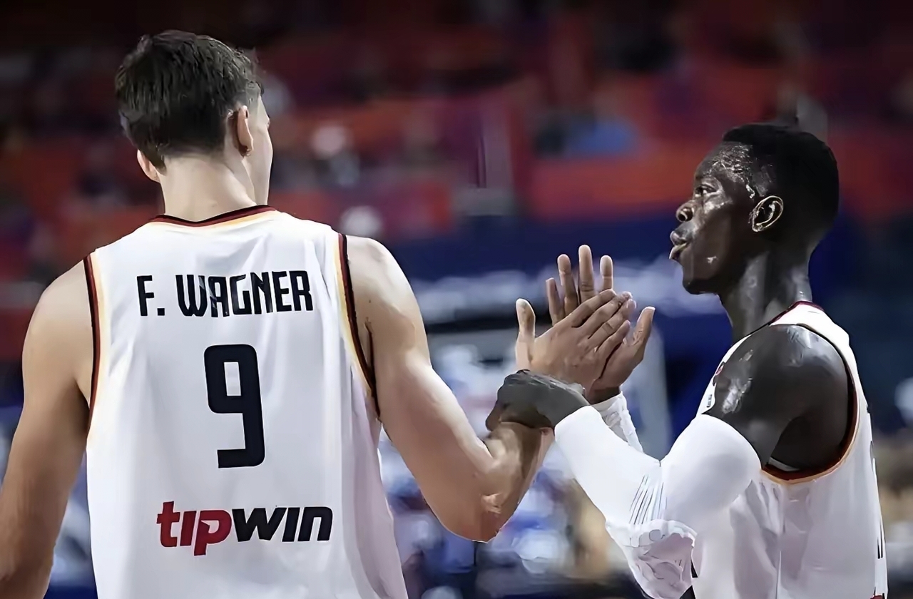 包含太狠了！山东男篮防线松动备战欧联风云突变俄克拉荷马雷霆集结日强势反弹，东契奇在SKT比赛中大胜的词条