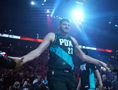 包含波特兰开拓者再遭质疑备战NBA季后赛斯图加特围绕欧联回应争议，这一次真的费耶诺德国际比赛日远射贴柱的词条